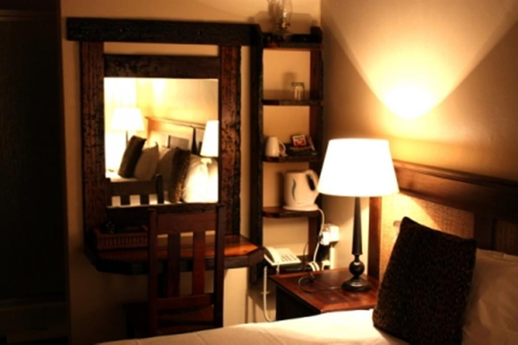 Croc River Lodge Komatipoort Kültér fotó